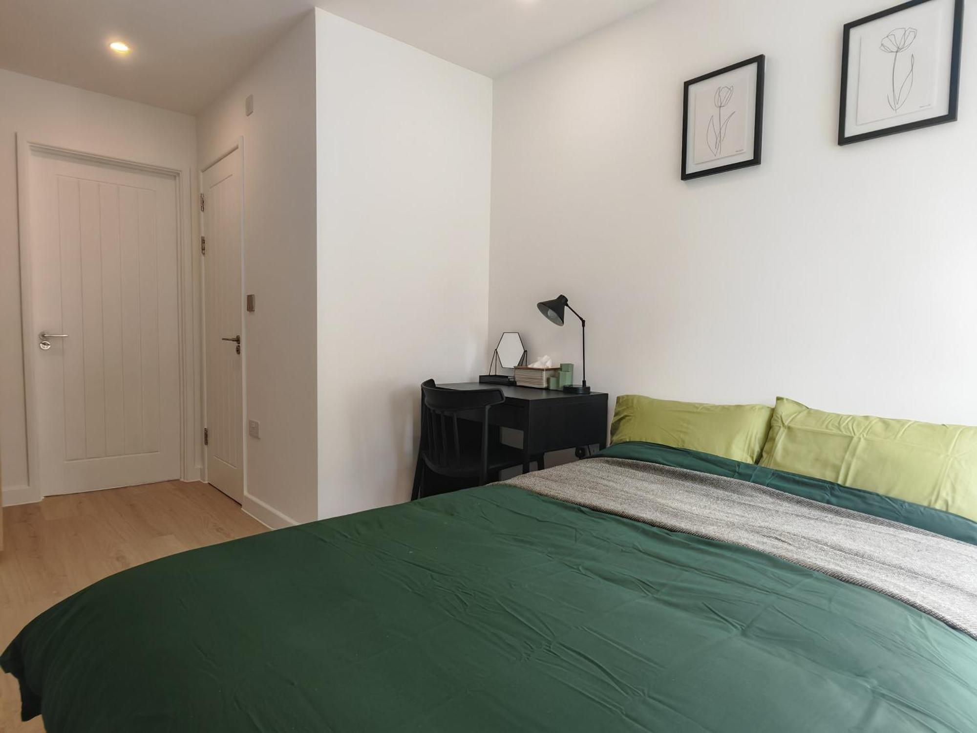 Gated 4 Guests House Free Parking Bristol